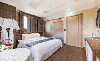 Prince Tourist Hotel guest room